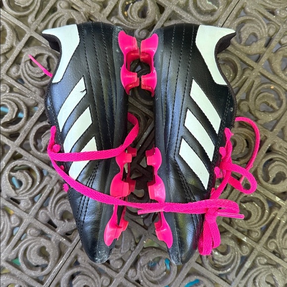 Adidas Black and Pink Soccer Shoes Soccer Cleats Footwear. Girls 13K - Picture 3 of 8